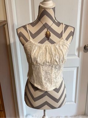 No Boundaries Coquette Lace Crop Tank Size Medium